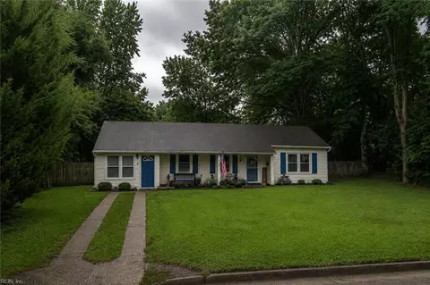 4 Cottage Ln, Newport News, VA 23603