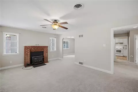 91 Nicholson St, Portsmouth, VA 23702
