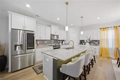 977 Hillpoint Rd, Suffolk, VA 23434