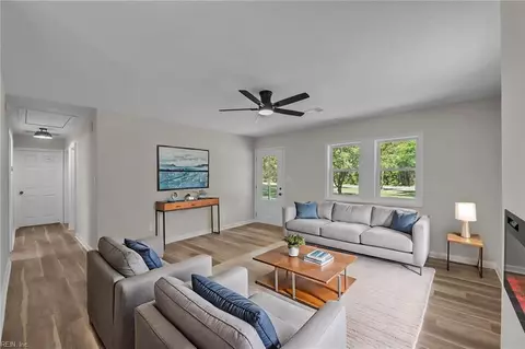 Living - 1949 Shipyard Rd, Chesapeake, VA 23323 photo 2 of 6