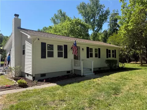 1949 Shipyard Rd, Chesapeake, VA 23323