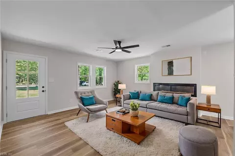 Living - 1949 Shipyard Rd, Chesapeake, VA 23323 photo 6 of 6