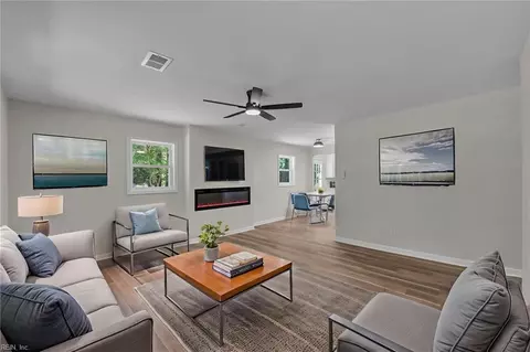 Living - 1949 Shipyard Rd, Chesapeake, VA 23323 photo 4 of 6