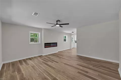 Living - 1949 Shipyard Rd, Chesapeake, VA 23323 photo 3 of 6
