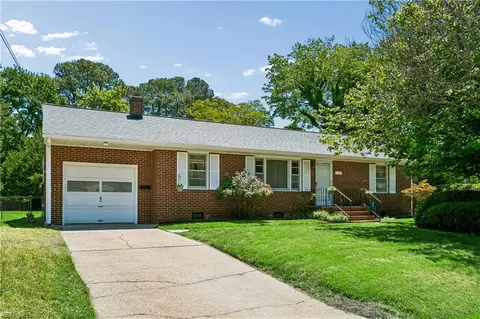 108 Hermitage Rd, Newport News, VA 23606