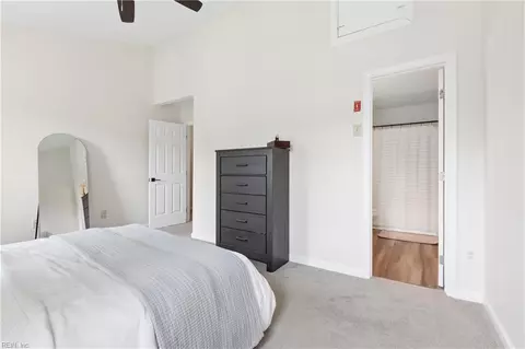 Bedroom - 323 Westview Dr, Hampton, VA 23666 photo 4 of 9