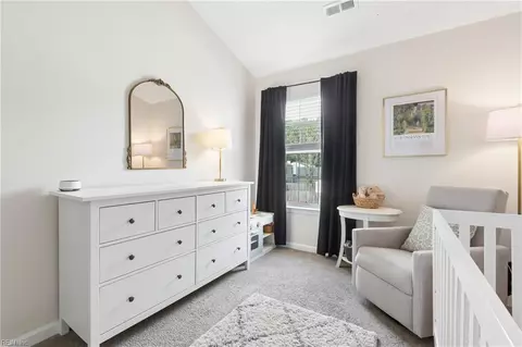 Bedroom - 323 Westview Dr, Hampton, VA 23666 photo 6 of 9