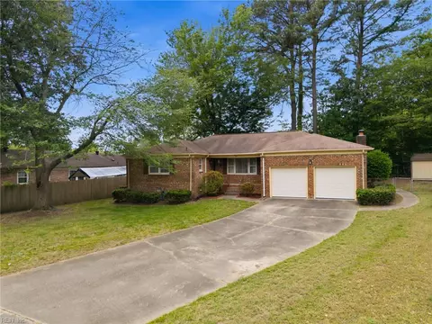 935 Coloma Dr, Newport News, VA 23608