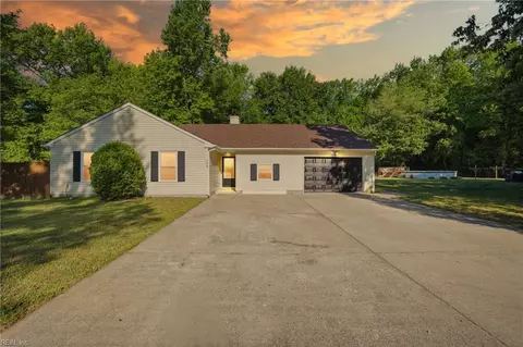 208 Terwillinger Rd, Chesapeake, VA 23323