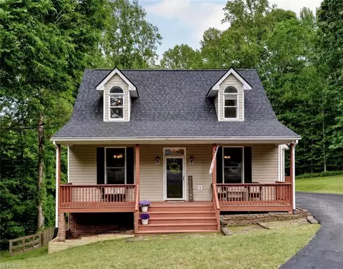 5970 Plaster Ln, Quinton, VA 23141