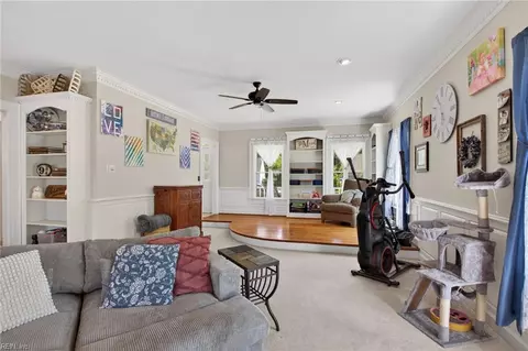Living - 528 Belem Dr, Chesapeake, VA 23322 photo 2 of 4