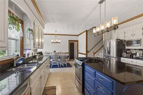 Kitchen - 528 Belem Dr, Chesapeake, VA 23322 photo 3 of 4