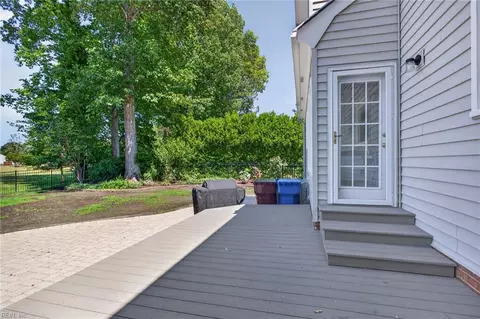 Exterior - 528 Belem Dr, Chesapeake, VA 23322 photo 6 of 12