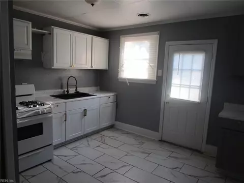 Kitchen - 919 Ridgeway Ave, Hampton, VA 23661 photo 1 of 2