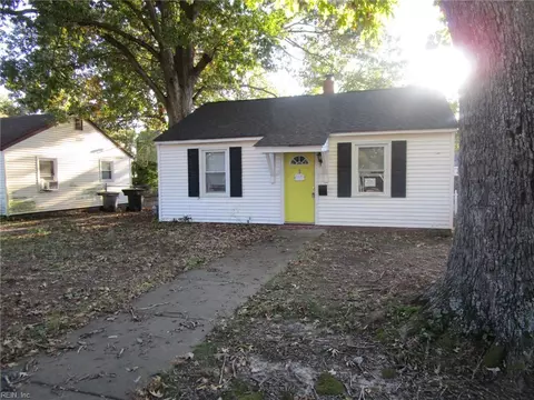 919 Ridgeway Ave, Hampton, VA 23661