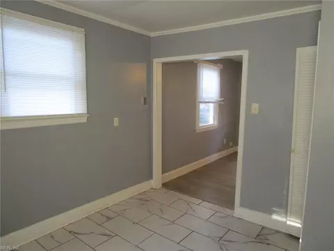 Entry Way - 919 Ridgeway Ave, Hampton, VA 23661 photo 2 of 2