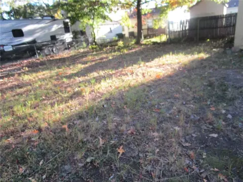 Exterior - 919 Ridgeway Ave, Hampton, VA 23661 photo 4 of 5