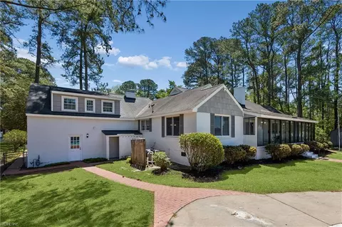 Exterior - 16 Pine Ln, Hampton, VA 23664 photo 10 of 12