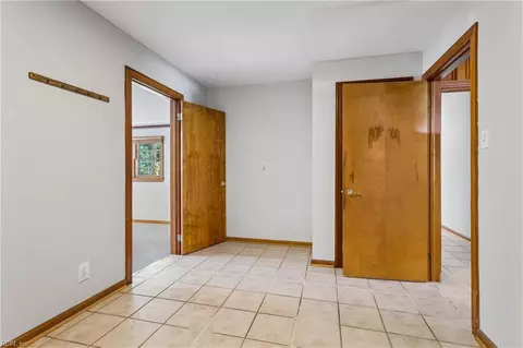 Entry Way - 16 Pine Ln, Hampton, VA 23664 photo 3 of 4