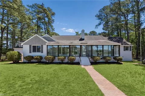 Exterior - 16 Pine Ln, Hampton, VA 23664 photo 1 of 12