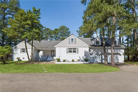 Exterior - 16 Pine Ln, Hampton, VA 23664 photo 2 of 12