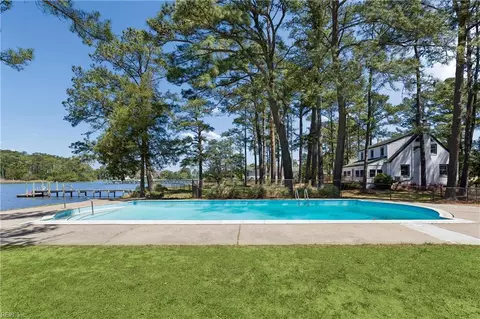 Exterior - 16 Pine Ln, Hampton, VA 23664 photo 9 of 12