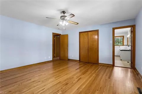 Bedroom - 16 Pine Ln, Hampton, VA 23664 photo 6 of 8