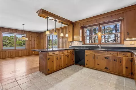 Kitchen - 16 Pine Ln, Hampton, VA 23664 photo 3 of 4