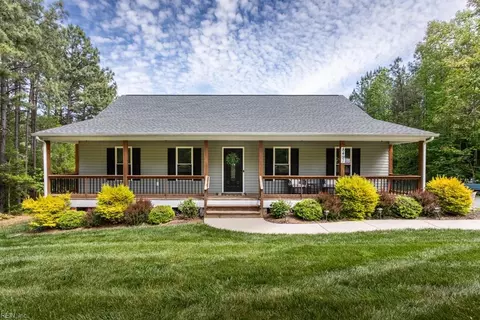 8491 Red Juniper Ln, New Kent, VA 23124