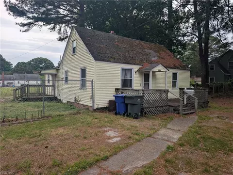 Exterior - 5177 Windermere Ave, Norfolk, VA 23513 photo 2 of 5