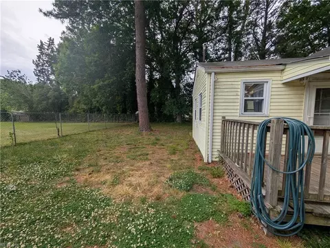 Exterior - 5177 Windermere Ave, Norfolk, VA 23513 photo 4 of 5