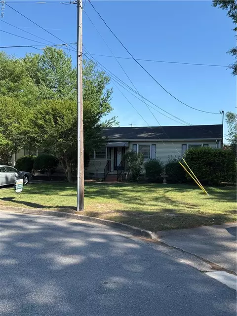 1004 76th St, Newport News, VA 23605
