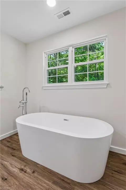 Bath - 5738 Hickory Fork Rd, Gloucester, VA 23061 photo 3 of 5