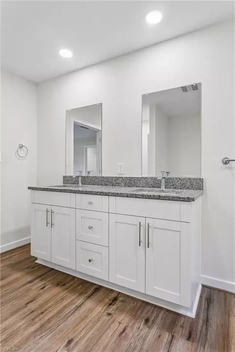 Bath - 5738 Hickory Fork Rd, Gloucester, VA 23061 photo 4 of 5