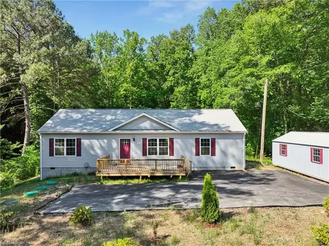 Exterior - 5738 Hickory Fork Rd, Gloucester, VA 23061 photo 11 of 13