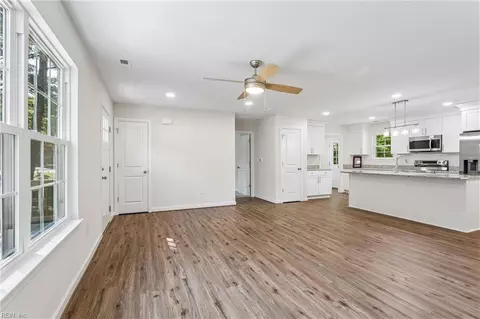 Living - 5738 Hickory Fork Rd, Gloucester, VA 23061 photo 3 of 3