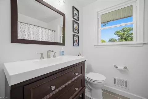 Bath - 1637 Cougar Ave, Norfolk, VA 23518 photo 1 of 2