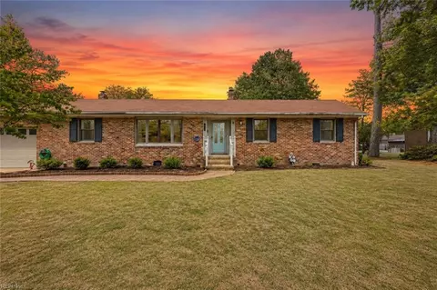 5020 Leslie Dr, Portsmouth, VA 23703