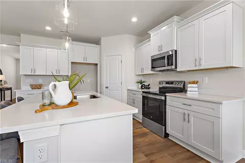 Kitchen - Mm Greenhaven At Hillpoint, Suffolk, VA 23433 photo 2 of 2