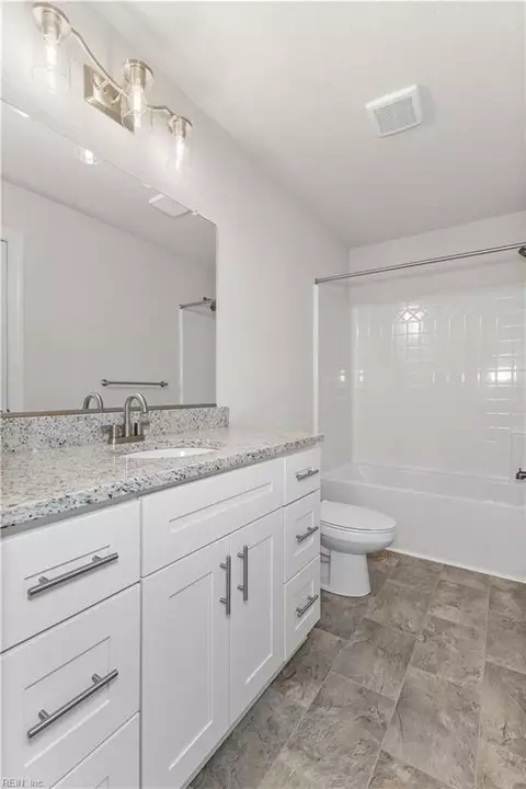Bath - Mm Greenhaven At Hillpoint, Suffolk, VA 23433 photo 2 of 4