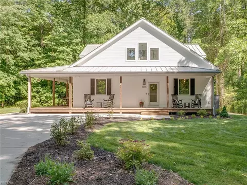 3017 Hampton Hwy #B, Yorktown, VA 23693