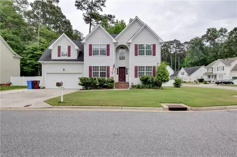 541 Lake Crest Dr, Chesapeake, VA 23323