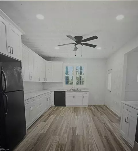 Entry Way - 433 Riversound Dr, Edenton, NC 27932 photo 2 of 9