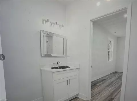 Entry Way - 433 Riversound Dr, Edenton, NC 27932 photo 6 of 9