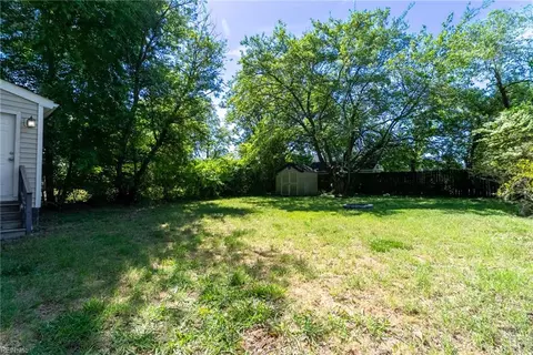 Exterior - 709 Lee St, Hampton, VA 23669 photo 8 of 9