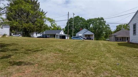 1016 Askin St, Martinsville, VA 24112
