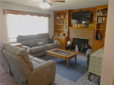 Living - 3920 South Rd, Chesapeake, VA 23321 photo 1 of 2