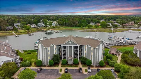 1024 Porte Harbour Arch Arch #302, Hampton, VA 23664