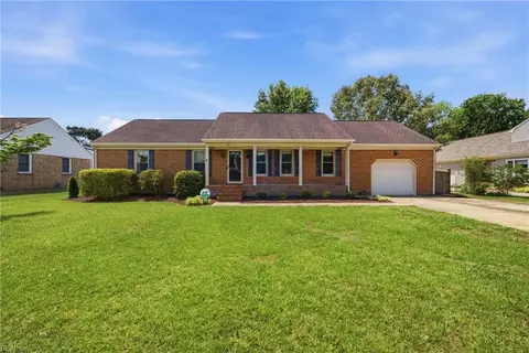 711 Waterstock Ct, Chesapeake, VA 23322