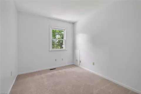 Bedroom - 419 Durham St, Hampton, VA 23669 photo 4 of 7